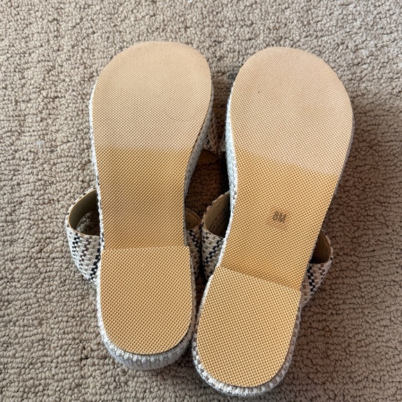 Matisse Beach Woven Sandals with Block Heel - Picture 3 of 4